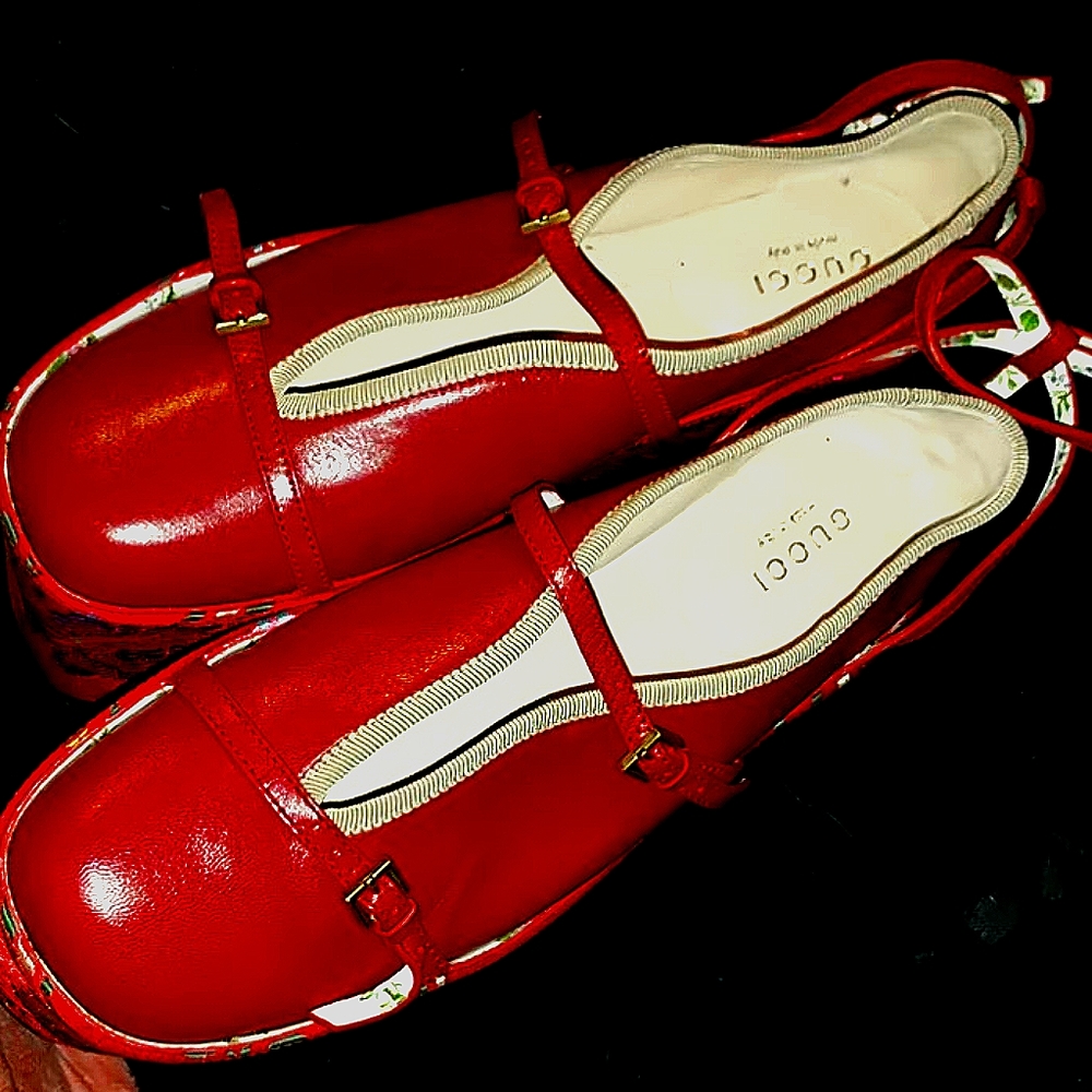 WTS NWT GUCCI JAPANESE STYLE CLOGS SIZE 35